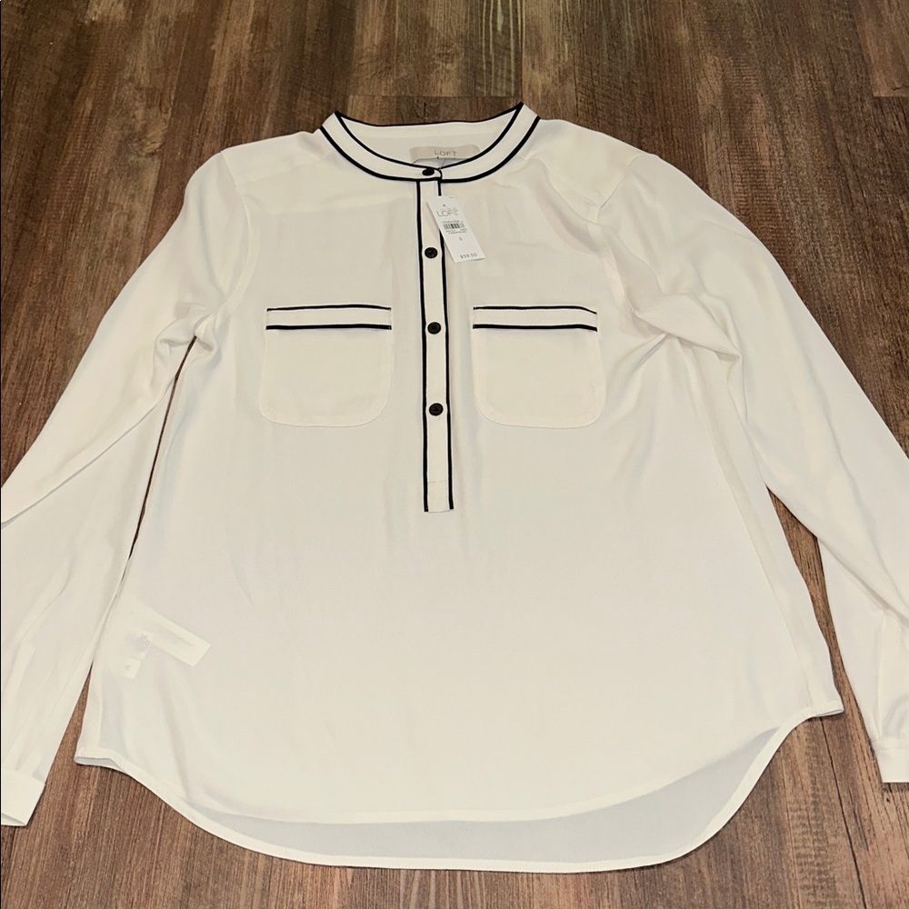 Ann Taylor LOFT Off White Blouse with Black Trim & Buttons size‎ S NWT